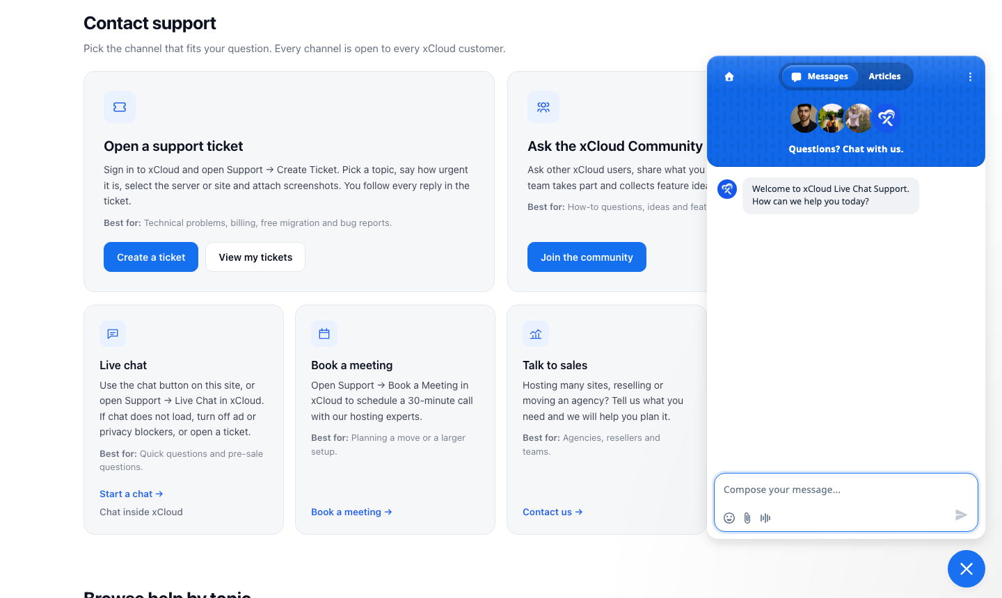 Live chat window open on the xCloud Support page