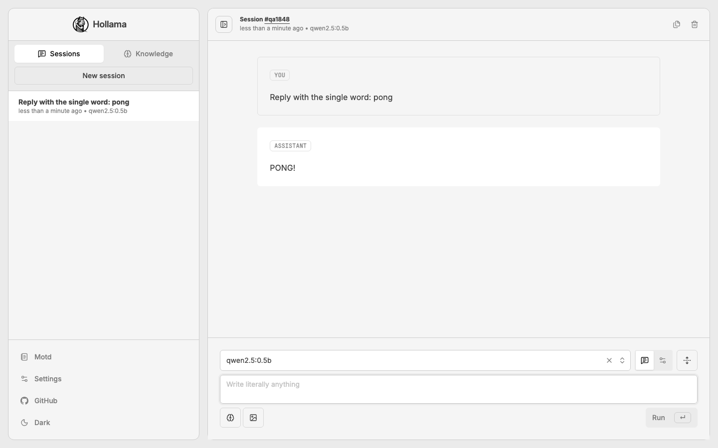 Hollama chat session with a language model